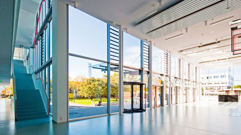 Fachhochschule Offenburg – Fassaden, Fenster, Türen, Automatiktüren eine Referenz von Haser Metallbau aus Haslach